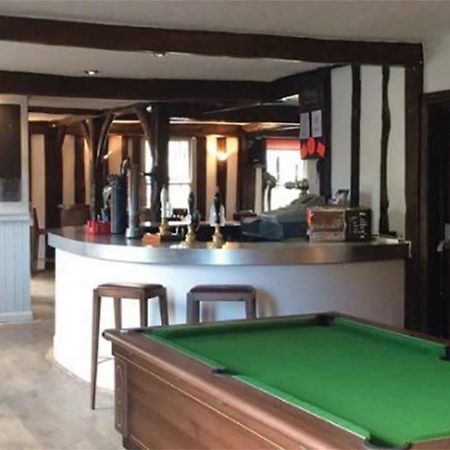 Bed and Breakfast The Chequers Royston  Exterior foto