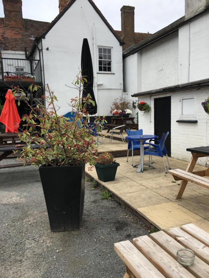 Bed and Breakfast The Chequers Royston  Exterior foto